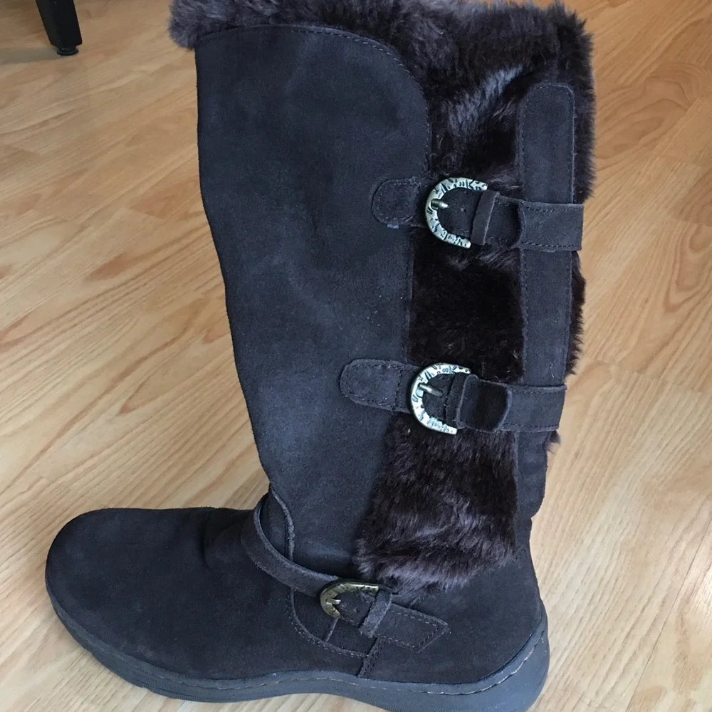 Women's Brown Fur-Lined Boots - Picture 2 of 9